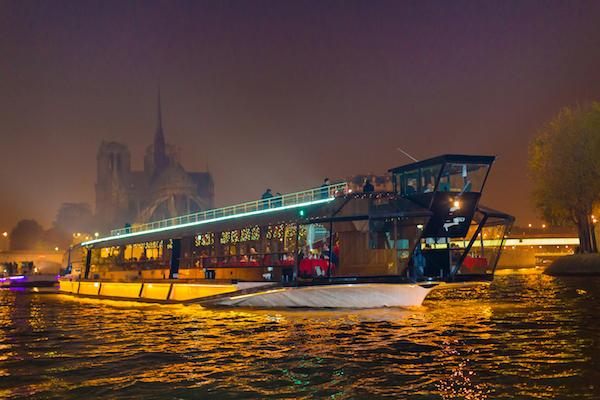 Le bateau mouche